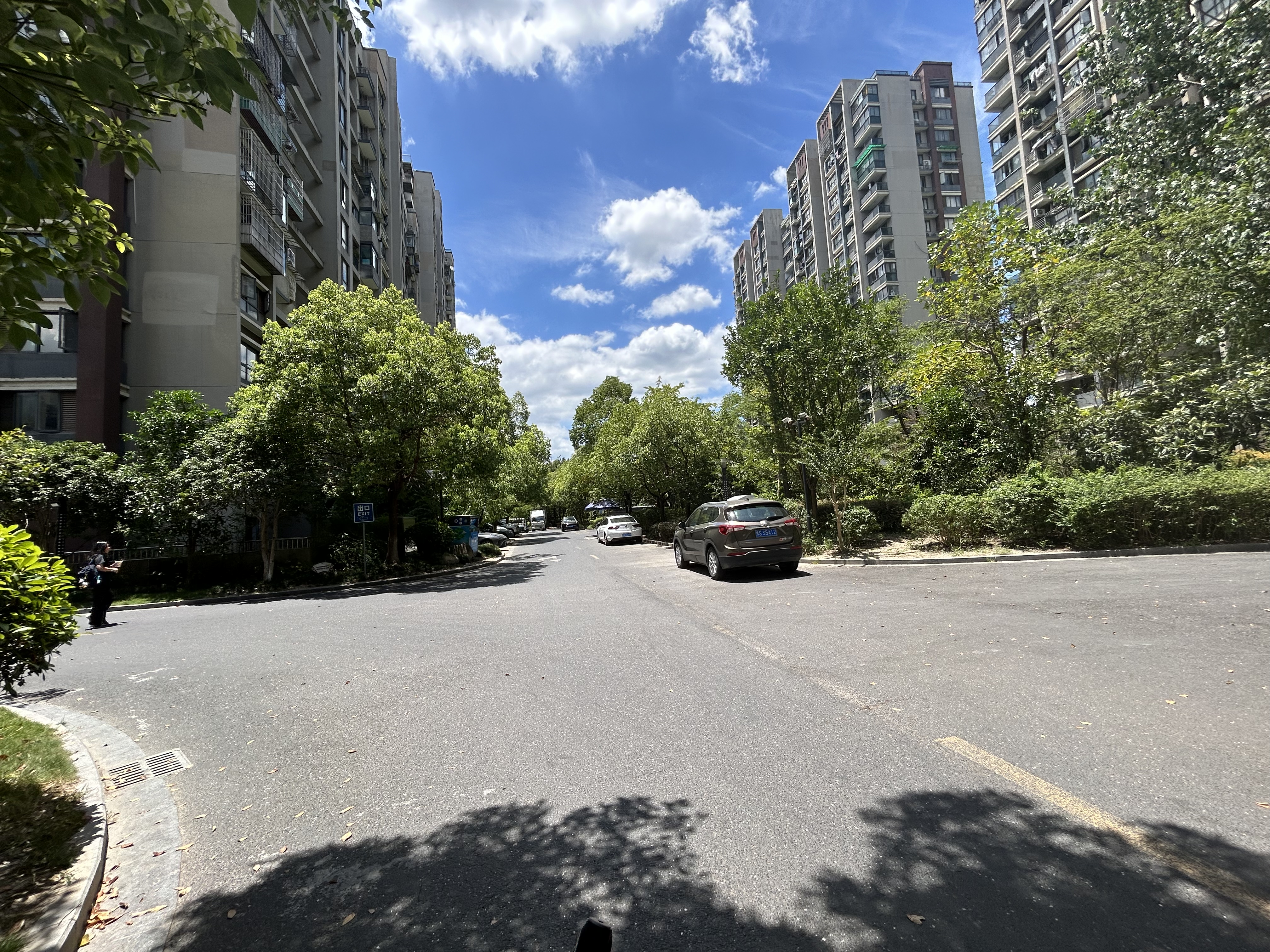  江畔云庐小区实景 2