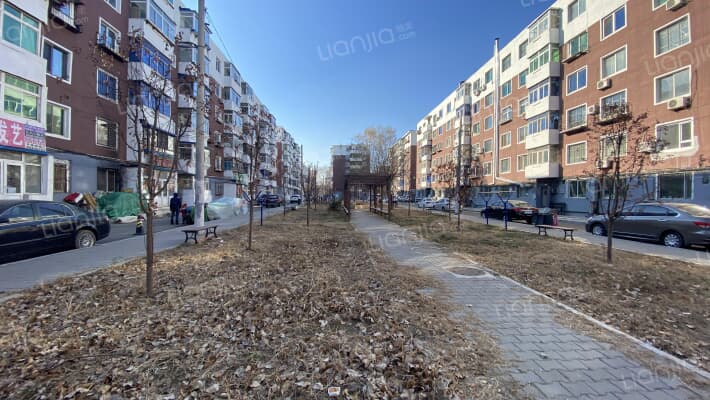 泰山小区外景图