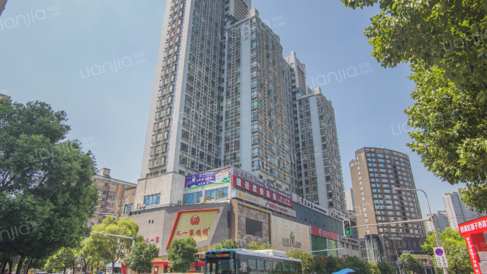 新世界广场外景图