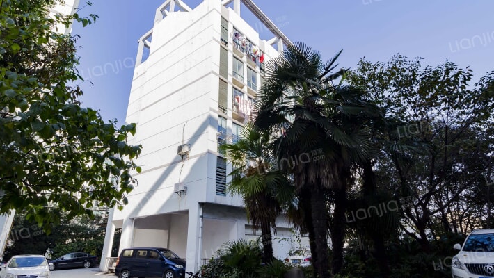 阳光花园小区外景图