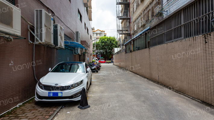 顺御名居外景图