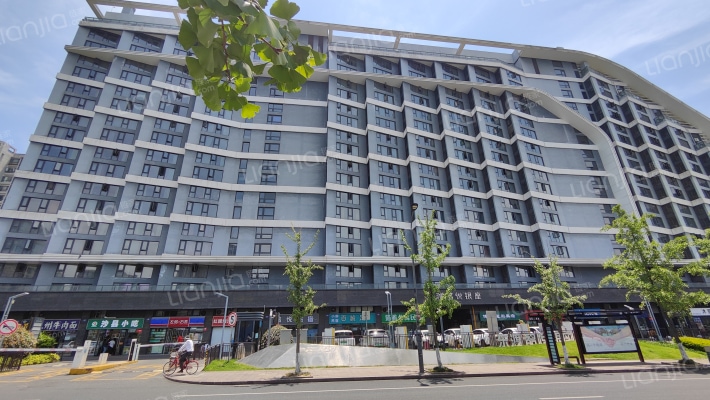 东渡酩悦外景图