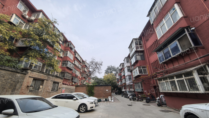 市第一医院宿舍外景图