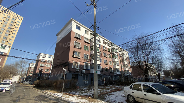 新航二小区外景图