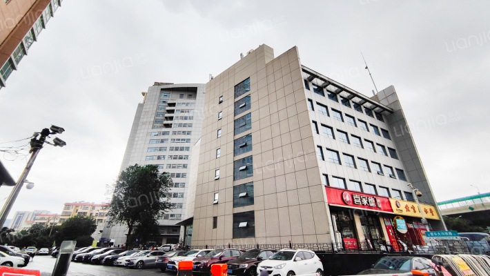 发展大厦外景图