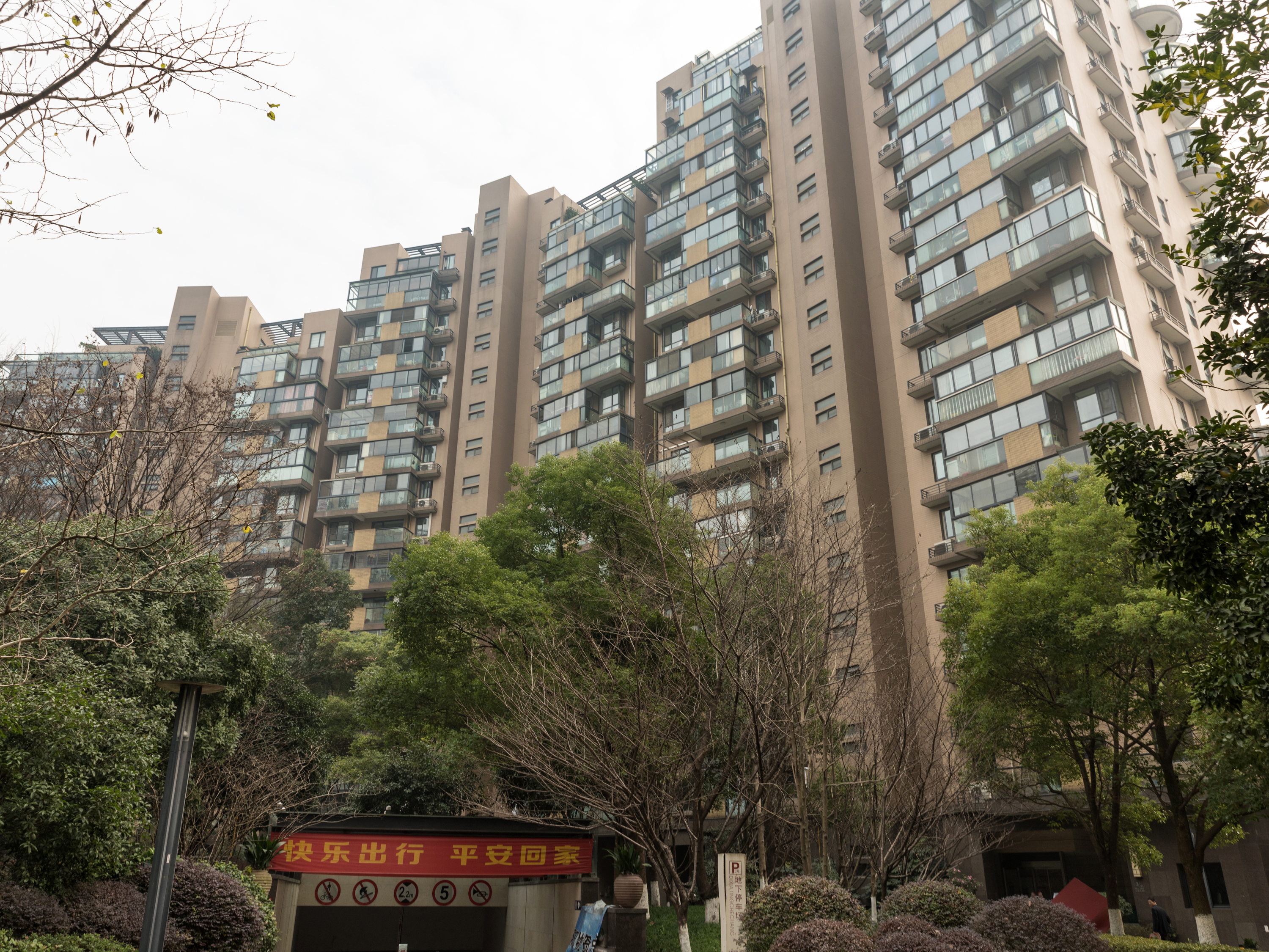 Linfeng Garden compound photo 13