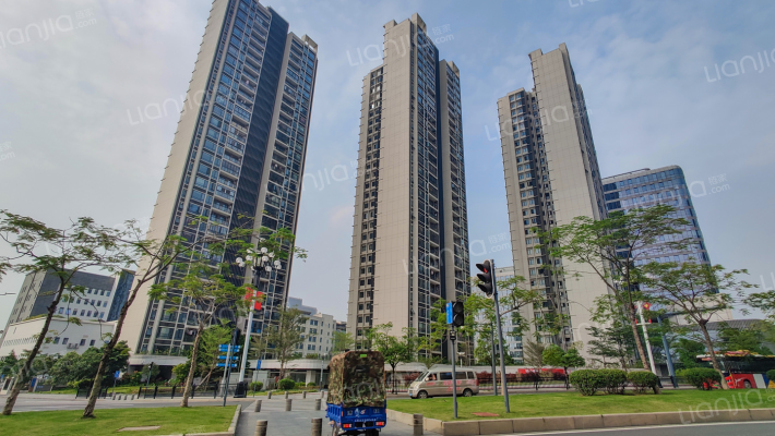 宝能文化广场外景图