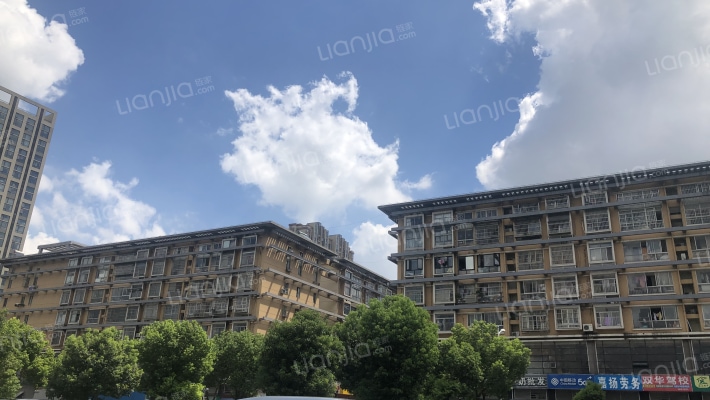 大上海国际商务广场外景图