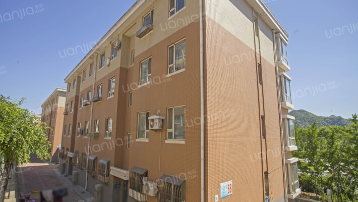 依山云水外景图