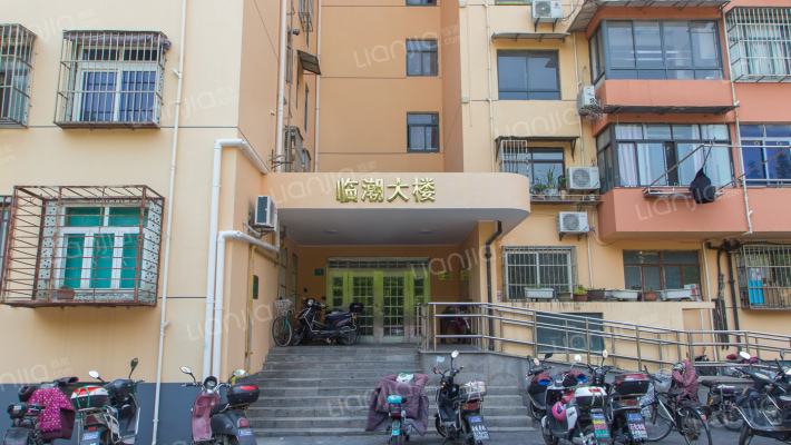 临潮大楼外景图