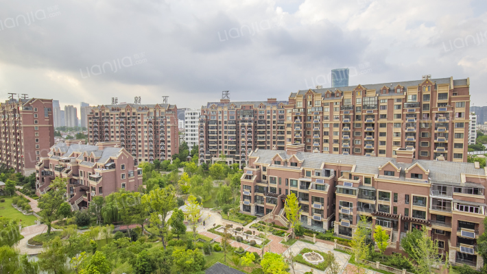 天下锦城爱丁堡外景图