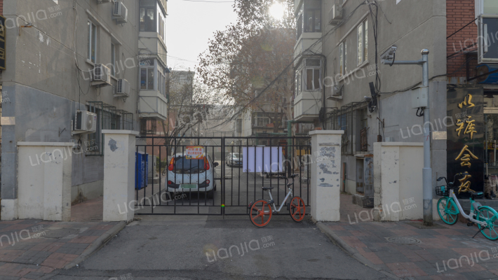 平湖西里外景图