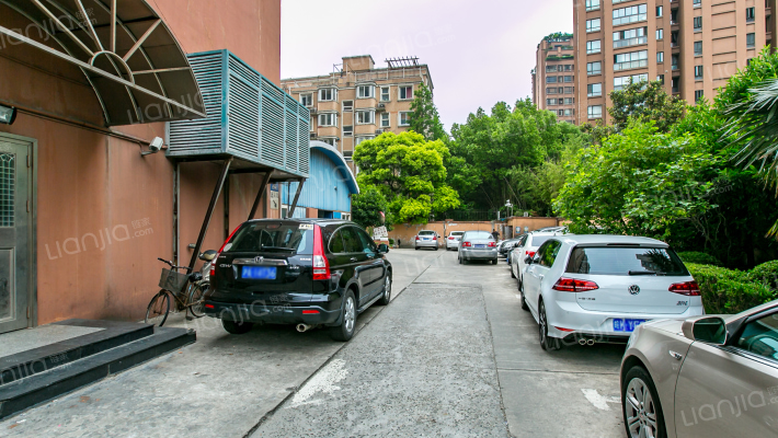 东广大厦外景图