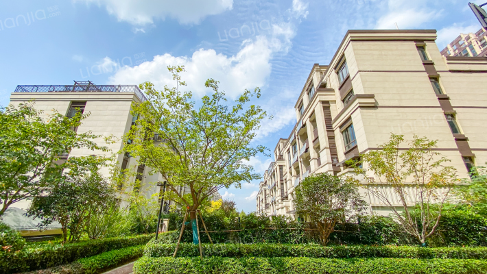 和昌中央悦府外景图