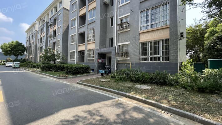 书院六村外景图