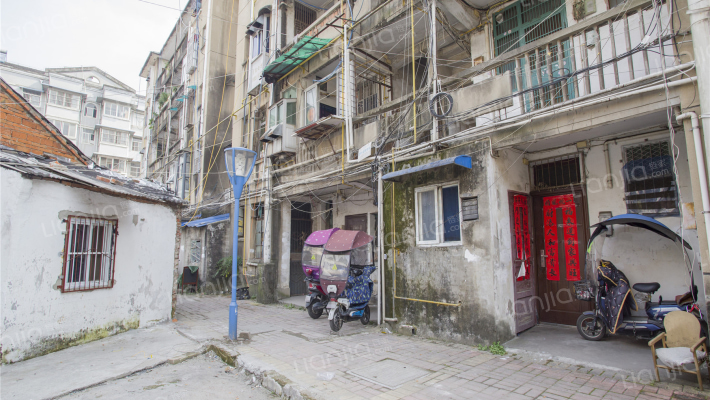 合瓦路125号外景图