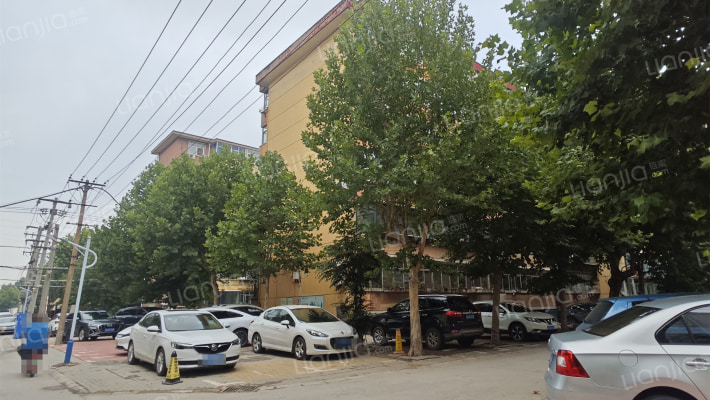 三五零二生活区外景图