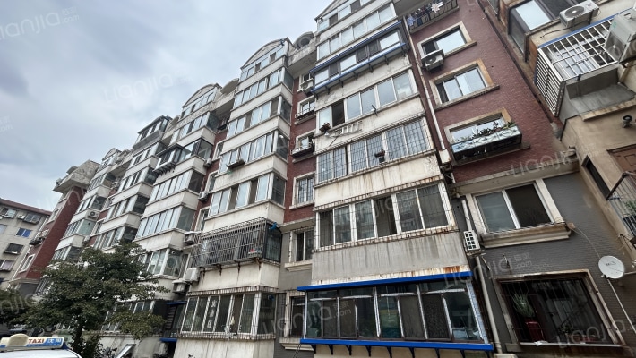 百合花园外景图