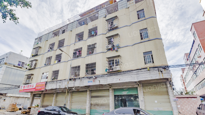 富华大厦外景图