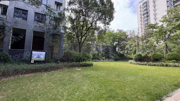 万科珠江东岸三期外景图