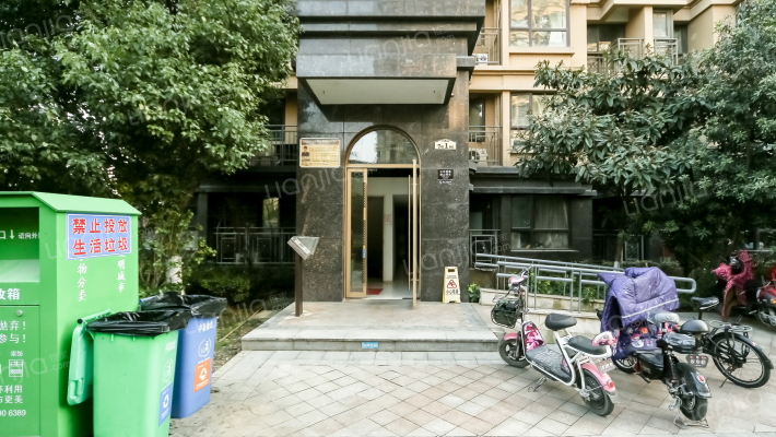 中粮彩云居外景图