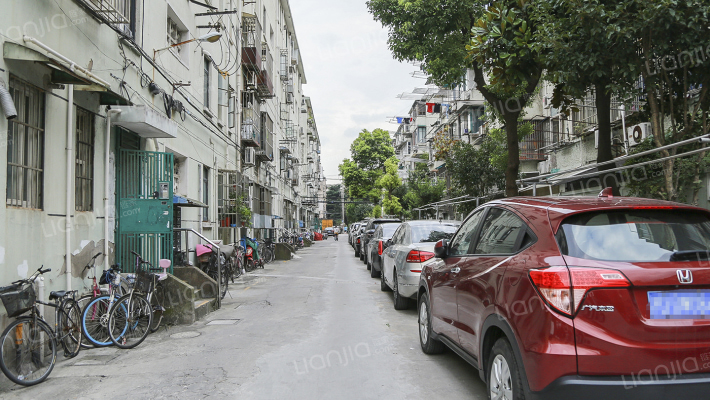 闸殷小区外景图