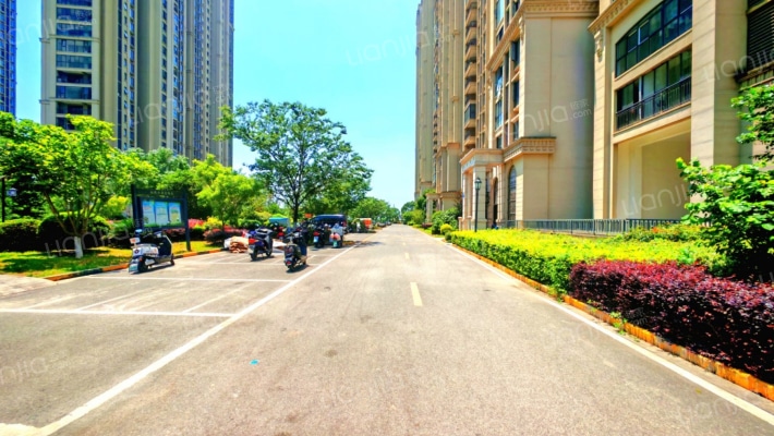 实地玫瑰庄园外景图