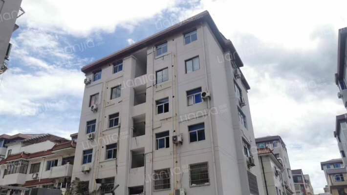 临天七弄外景图