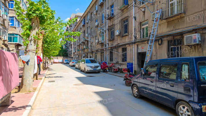 陕建机社区二区外景图