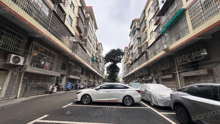 青青家园二小区外景图