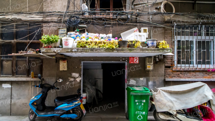 卫生路32号外景图