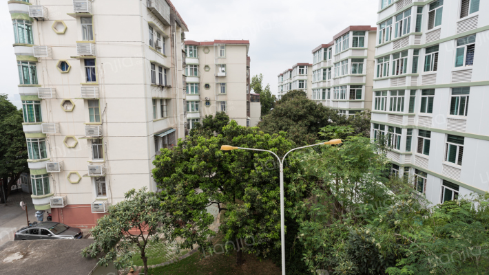 厦门大学海滨楼外景图