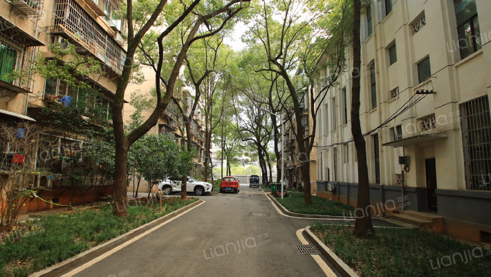 职防院小区外景图