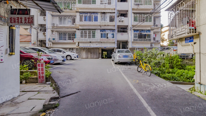 逸园小区外景图