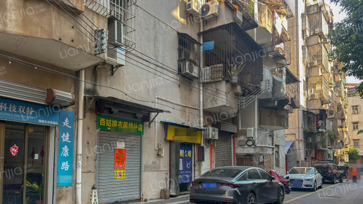 玉成三巷24号外景图