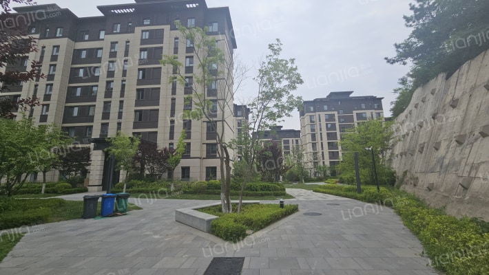 亿达观山墅外景图