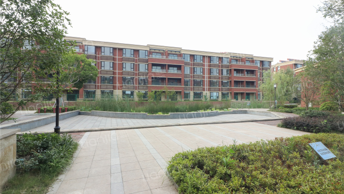 亚泰山语湖外景图