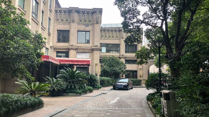 徐汇御苑外景图