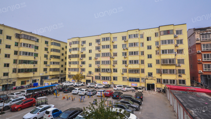 地铁家属院外景图