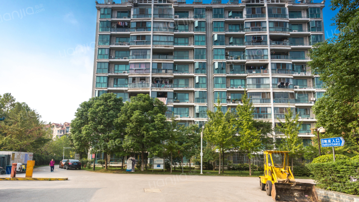 南航揽翠苑外景图