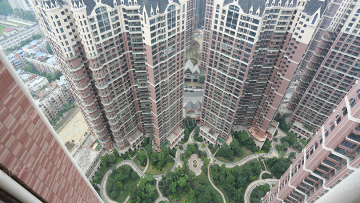 中德英伦联邦B区外景图