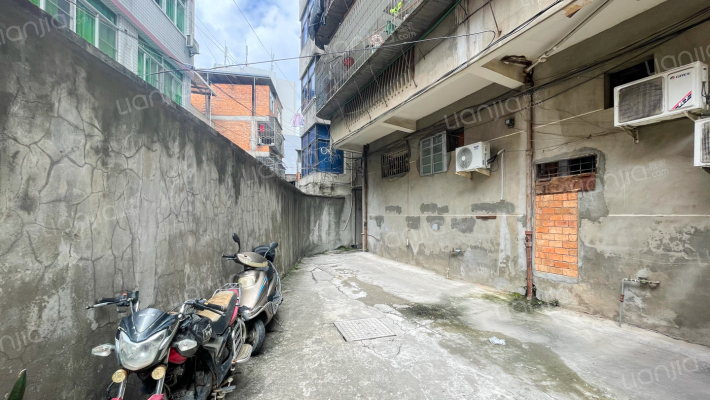 统战部集资楼外景图