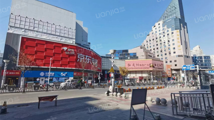 红太阳购物广场外景图