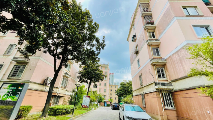 产山新村外景图