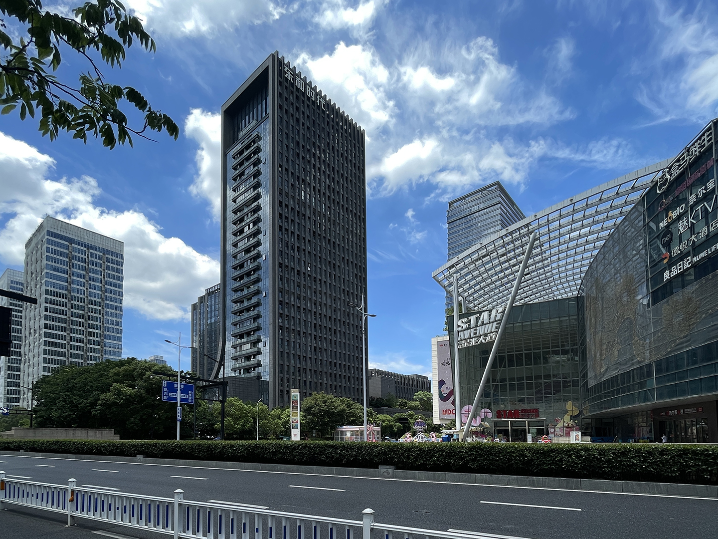 东和时代小区实景 2