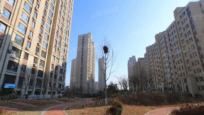 青国青城外景图