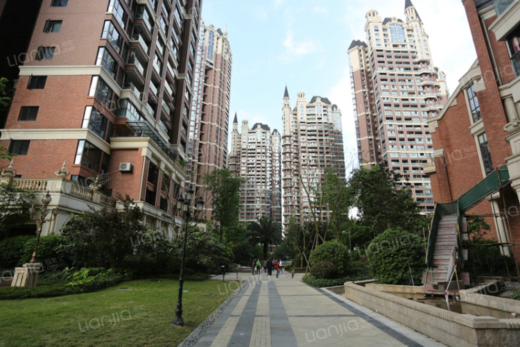 中德英伦联邦a区