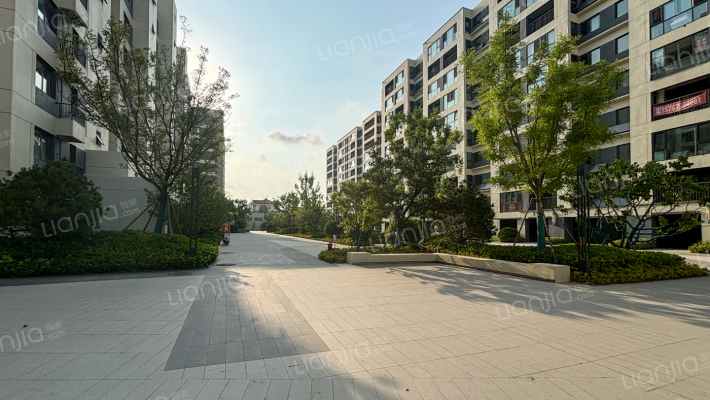 融创臻阅外景图