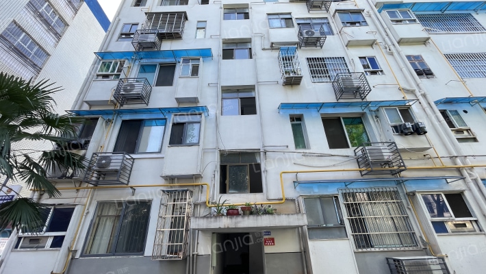 湖南司法警官职业学院宿舍外景图