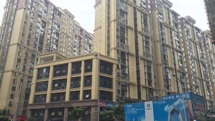 驷马康城外景图